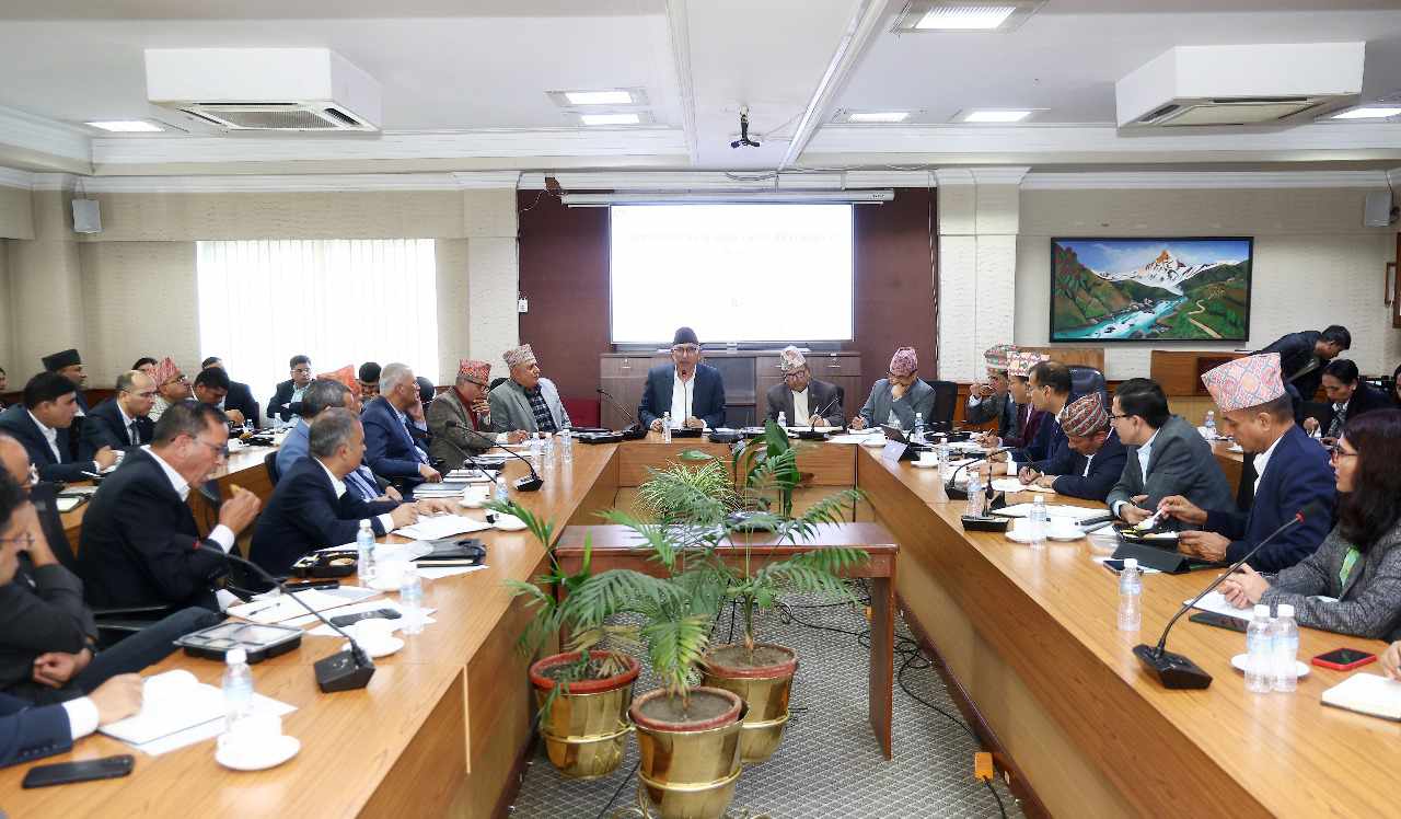 पशुपतिनाथ मन्दिरमा भक्तजनको भीड, मूल मन्दिरका चारै ढोका बिहान २ बजेदेखि नै खुला (फाेटाे फिचर)